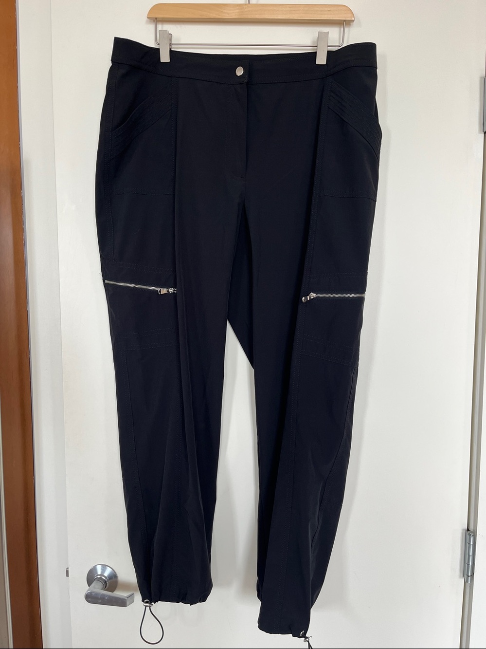 Zenergy by Chico's black jogger pants sz. 2.5 -SH